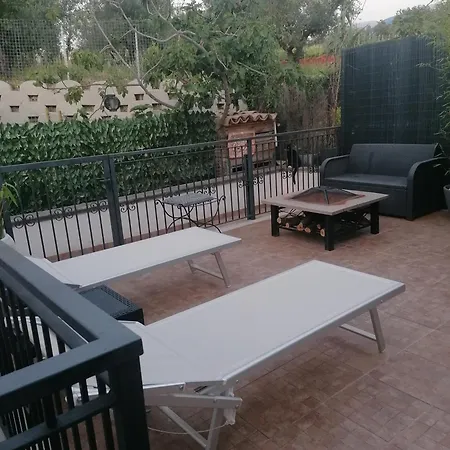 Casa Rosa Abruzzo Bed & Breakfast 3*